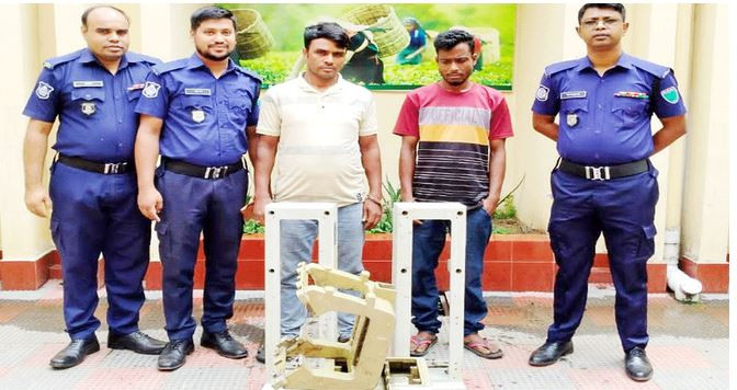 মৌলভীবাজারের শ্রীমঙ্গলে আন্তঃজেলা চোরচক্রের দুই সদস্যকে গ্রে...