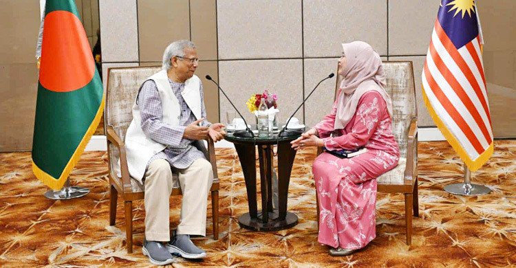 প্রধান উপদেষ্টার সঙ্গে মালয়েশিয়ার শিক্ষামন্ত্রীর সৌজন্য সা...