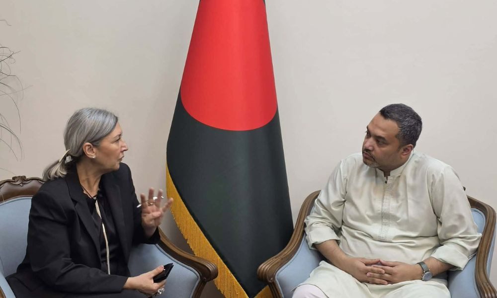 প্রধানমন্ত্রীর উপদেষ্টা মাহদী আমিনের সঙ্গে আইসিএমপিডি প্রতিন...