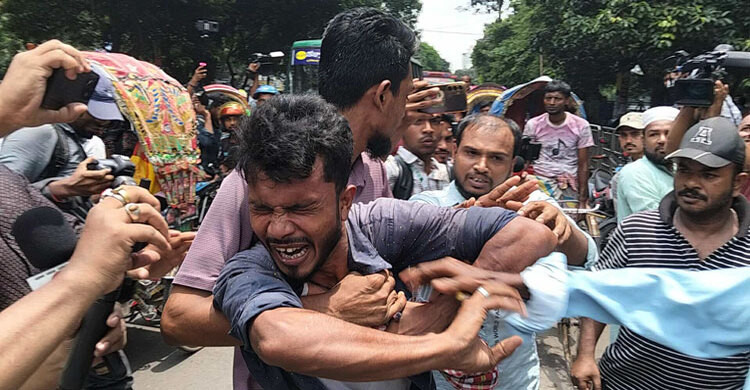 হাসিনাকে ফেরাতে আসিনি, বঙ্গবন্ধুকে শ্রদ্ধা জানাতে এসেছি - গণ...