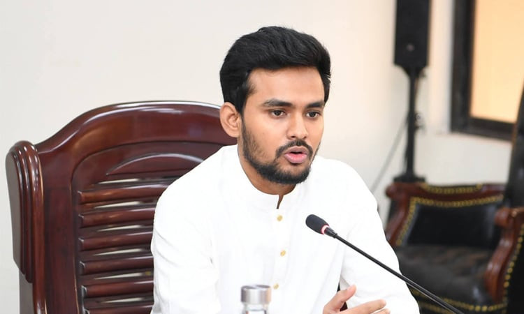 ভোররাতে খাবার খেতে নীলা মার্কেটে যান আসিফ মাহমুদ, বন্ধ থাকলে...