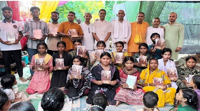 লালাখাল চা বাগানে গীতা কোর্সের শিক্ষার্থীদের পুরস্কার বিতরণ