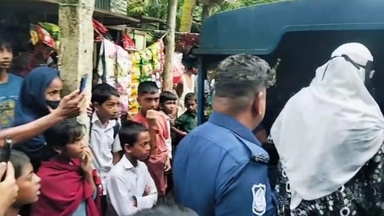 সিলেটে সীমান্ত দিয়ে ভারতে পাচারকালে ৮ রোহিঙ্গাসহ আটক ১২