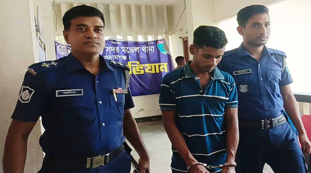 চুরি করতে গিয়ে দায়ের কোপে সাইমুন হাসান রনি নামের এক যুবক নিহ...