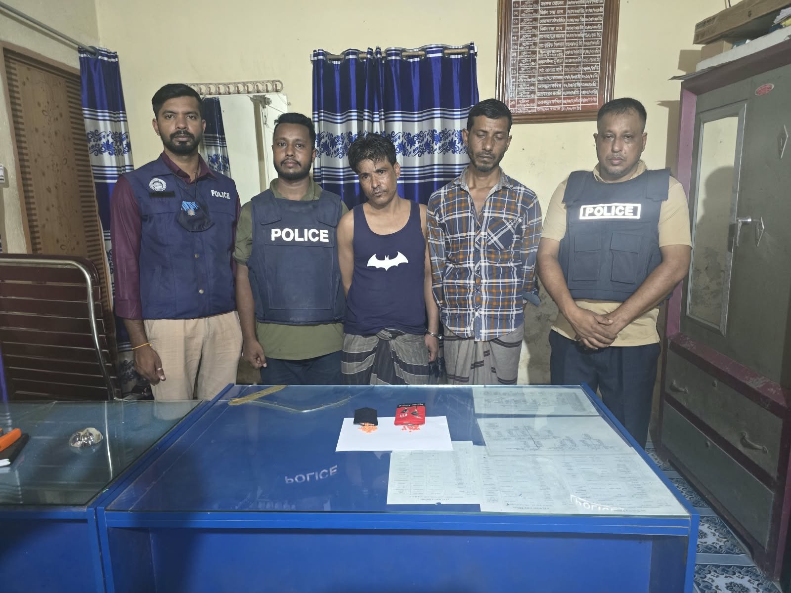 ছাতকে ১৩০ পিস ইয়াবাসহ দুইজন ব‌্যবসা‌য়ি‌কে গ্রেপ্তার
