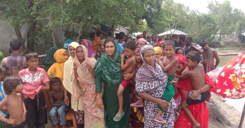 পাইকগাছায়  ইভটিজিংয়ের প্রতিবাদ করায় প্রতিপক্ষের হামলায় আহত -...