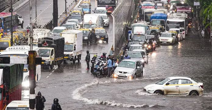 মুম্বাইয়ে রেড অ্যালার্ট জারি