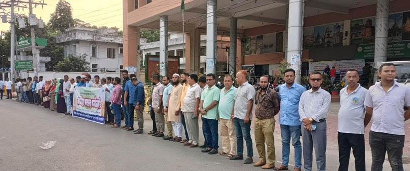 আশ্বাসে এক মাসের জন্য স্থগিত বেনাপোল বন্দরের কর্মবিরতি, স্বস...