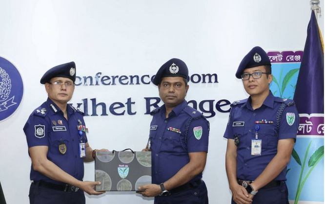 সিলেট বিভাগের শ্রেষ্ঠ ওসি বড়লেখা থানার মনিরুজ্জামান খান