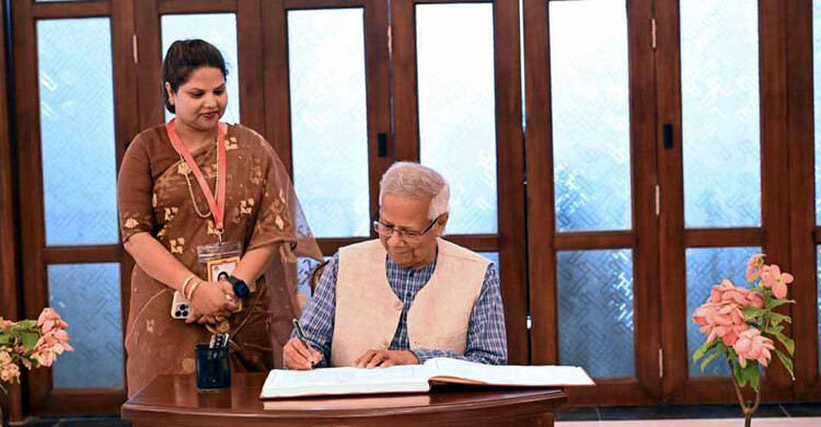চট্টগ্রাম হার্ট ফাউন্ডেশন হাসপাতালের জন্য জমির দলিল হস্তান্ত...