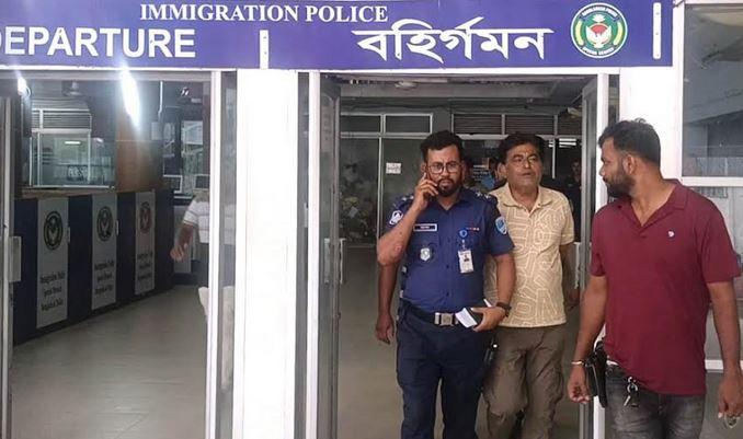 বেনাপোলে আটক ‘মোল্লারহাটের আওয়ামীলীগ নেতা’ রেজাউল কবির চেয়ার...