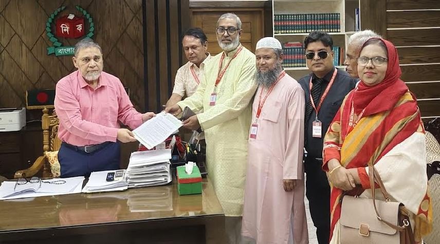 প্রবাসীদের স্থানীয় সরকার নির্বাচনে ভোটাধিকার নিশ্চিত করে তফস...