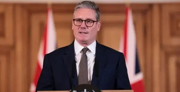 যুক্তরাজ্যের প্রধানমন্ত্রী কিয়ার স্টারমার তার পদত্যাগের দাবি...