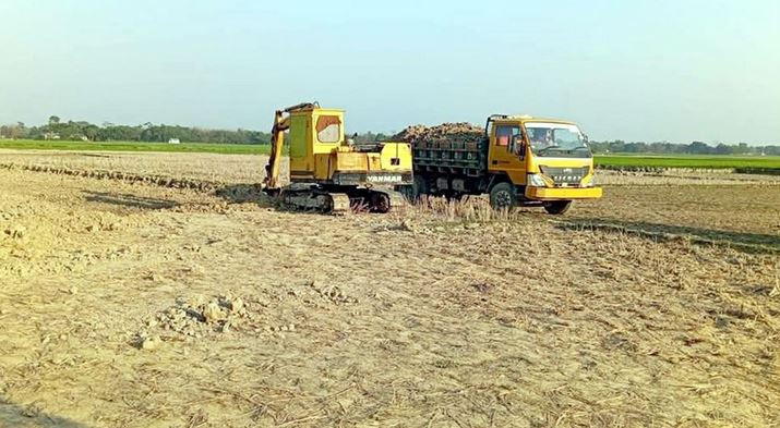 মৌলভীবাজারের কমলগঞ্জে  অবৈধ বালু ও মাটি কাটার দায়ে জরিমানা