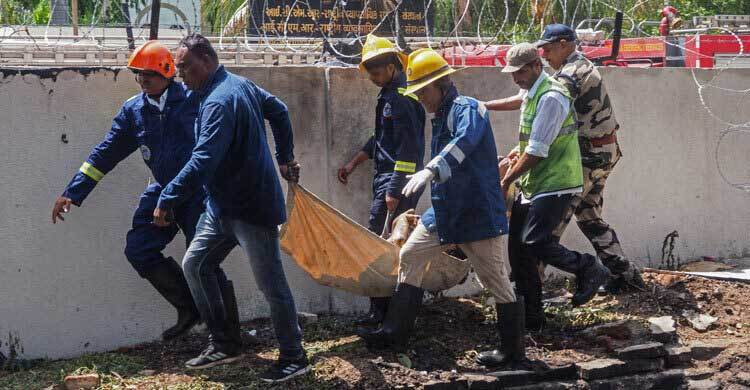 ভারতে প্লেন দুর্ঘটনা ২৪২ আরোহীর কেউই হয়তো বেঁচে নেই: পুলিশ
