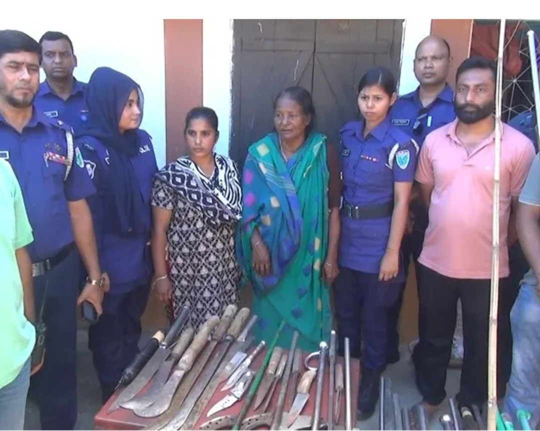 মৌলভীবাজারে পীরের আস্তানা থেকে নারীসহ অ স্ত্র উদ্ধার