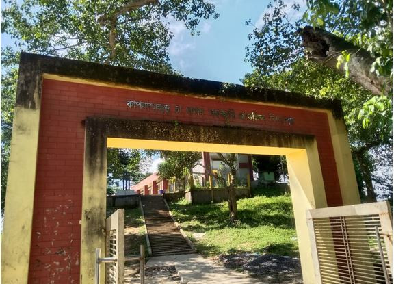জুড়ীতে প্রাথমিক বিদ্যালয়ের শিক্ষকদের দায়িত্বে অনিয়মের অভিযোগ...