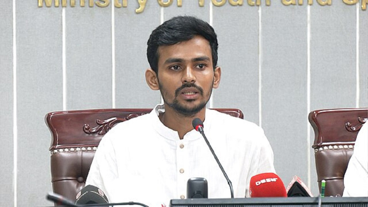 বিএনপির ২ গ্রুপের দ্বন্দ্বে লাইনম্যানকে মারধর, উপদেষ্টা আসিফ...