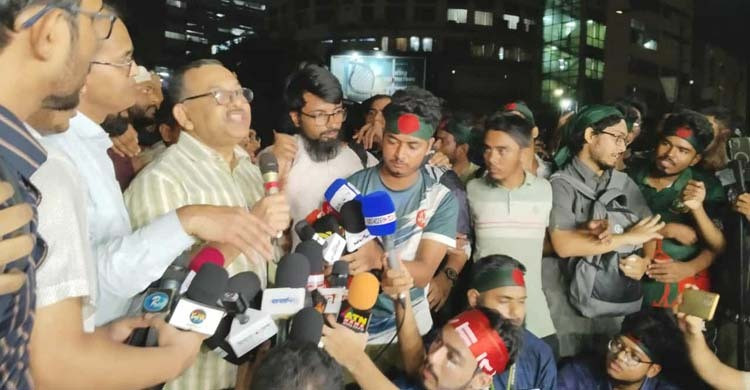 প্রকৌশল শিক্ষার্থীদের সঙ্গে সংঘর্ষ: ডিএমপি কমিশনারের দুঃখপ্র...