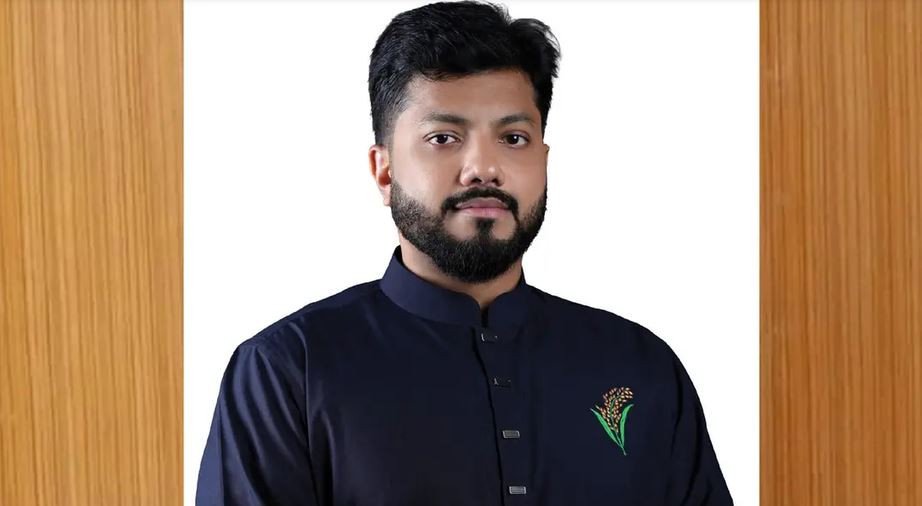 দুপুরে প্রতিমন্ত্রীর পদ থেকে পদত্যাগের ঘোষণা দেবেন ইশরাক হোস...