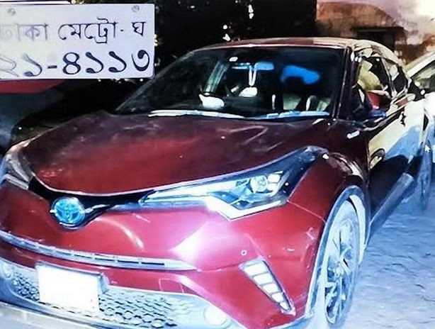 যশোরে উদ্ধার হওয়া প্রাইভেটকারকে ঘিরে রহস্য