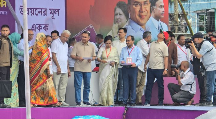 শ্রীমঙ্গলে ঈদের আমেজ: চা শ্রমিক ও প্রতিবন্ধীদের মাঝে ফ্যামিল...