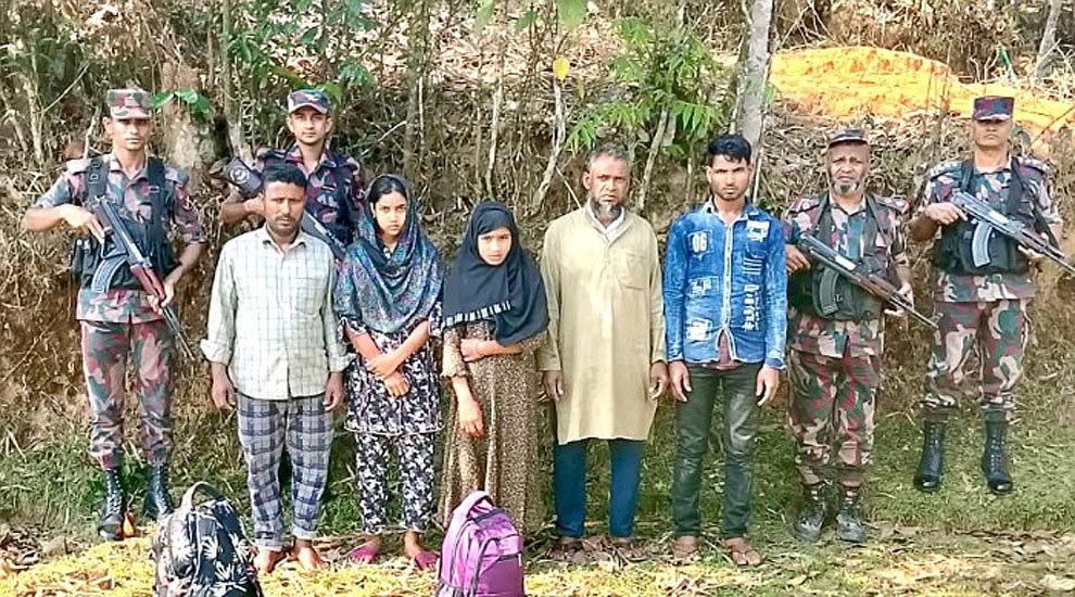 মৌলভীবাজার কুলাউড়ায় অবৈধ অনুপ্রবেশকালে বিজিবির হাতে আ ট ক ৫