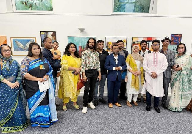 টাওয়ার হ্যামলেটসে চলছে ব্রিটিশ বাংলাদেশী শিল্পীদের চিত্র প্...
