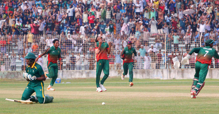২২৫ রানের পুঁজি নিয়েও দক্ষিণ আফ্রিকাকে হারিয়ে সিরিজ জয় বাংলা...