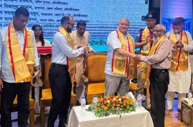 মৌলভীবাজারে পাঁচজন গুণীজন পেলেন সম্মাননা
