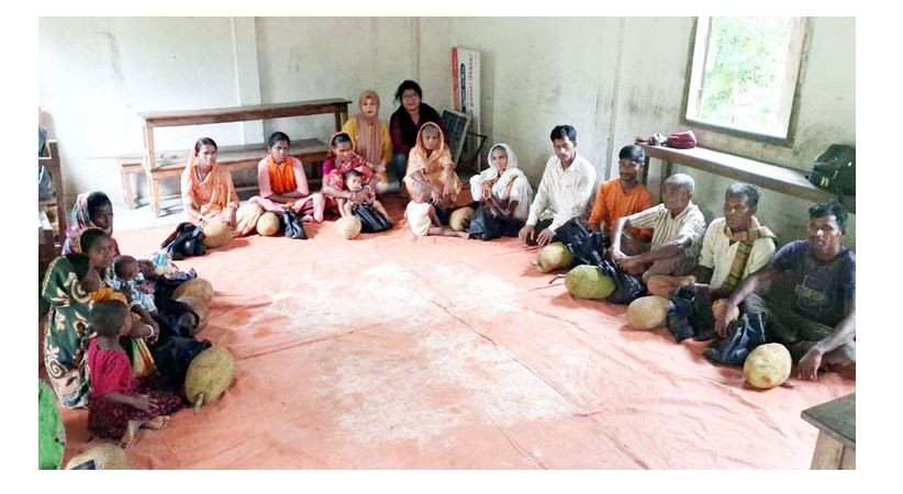 সিলেটে চা শ্রমিকদের মধ্যে মৌসুমি ফল বিতরণ