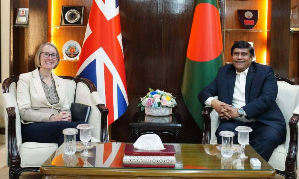 প্রধানমন্ত্রীর প্রতিরক্ষা উপদেষ্টার সঙ্গে যুক্তরাজ্যের হাইকম...