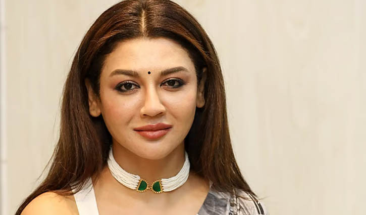 কলকাতায় মুক্তি পেয়েছে জয়ার নতুন সিনেমা
