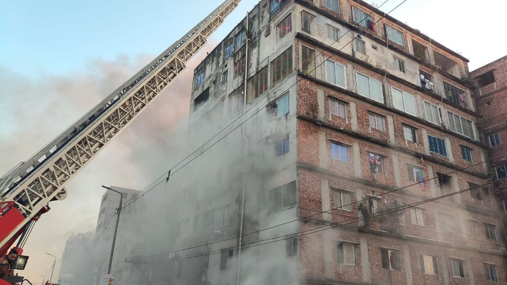 কেরানীগঞ্জে জমেলা টাওয়ারে আগুন, নিয়ন্ত্রণে ১৪ ইউনিট