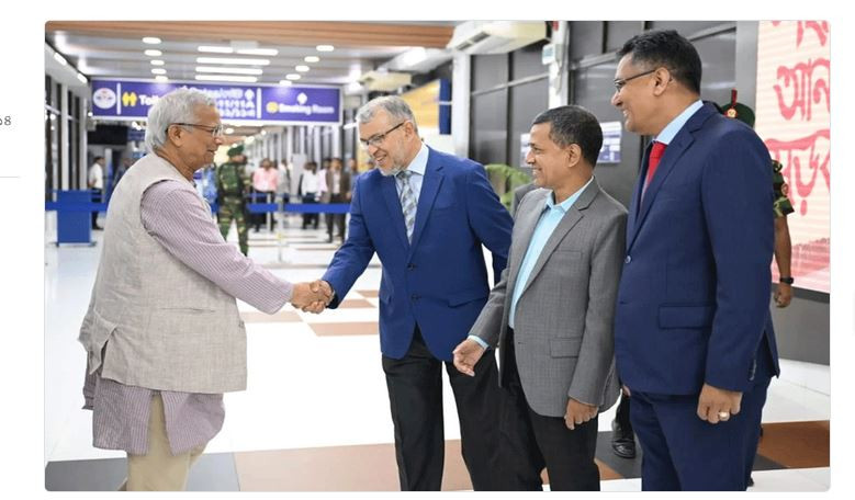 দেশে ফিরেছেন প্রধান উপদেষ্টা