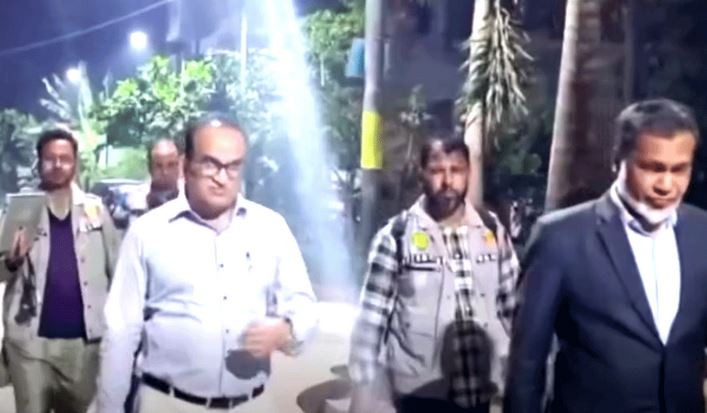 জামায়াত আমিরের এক্স অ্যাকাউন্ট ‘হ্যাক’ : বঙ্গভবনের সহকারী প...