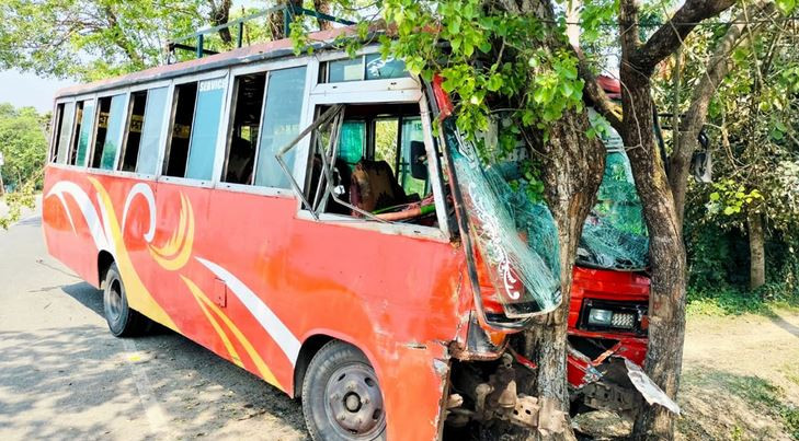 সুনামগঞ্জে যাত্রীবাহী দুই বাসের সং ঘ র্ষ