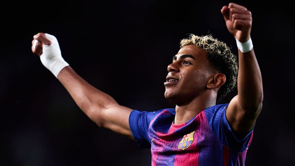 আলোচিত প্রেম ভেঙে যাওয়ার পরই স্বরূপে ইয়ামাল, কাটালেন দীর্ঘ খ...