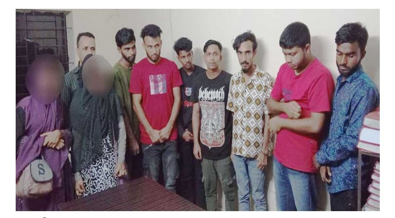 বন্দরবাজার হোটেল থেকে ২ তরুণীর সাথে ৮ পুরুষ আ ট ক