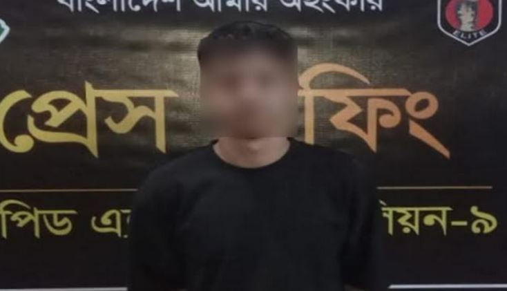 মৌলভীবাজারে প্রেমিকার আপত্তিকর ছবি ফেসবুকে : প্রেমিক গ্রে ফ...