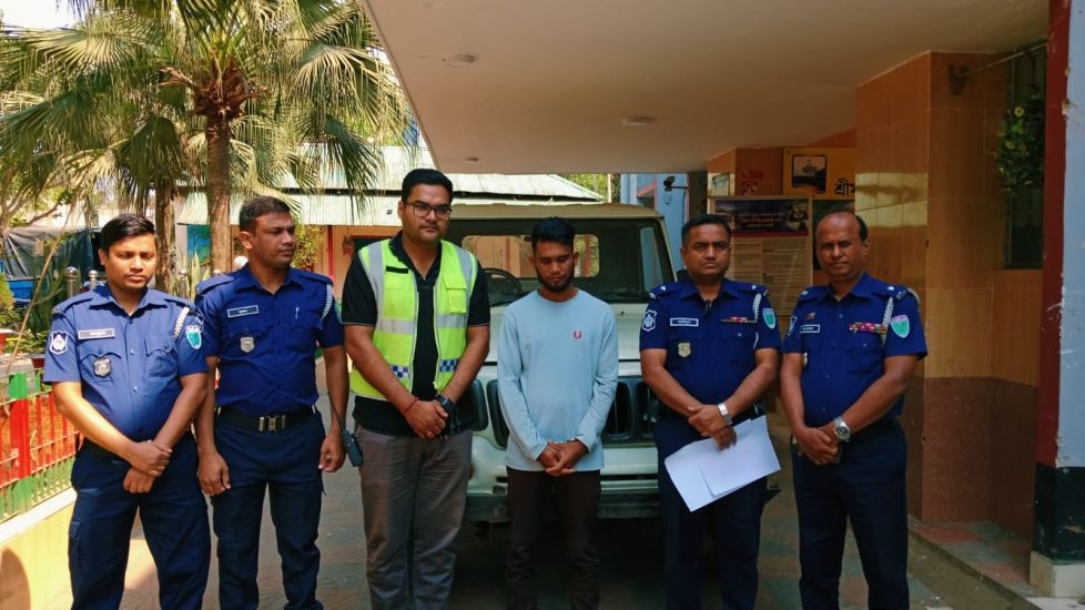 শ্রীমঙ্গলে চোরাই পিকআপ গাড়িসহ আটক এক