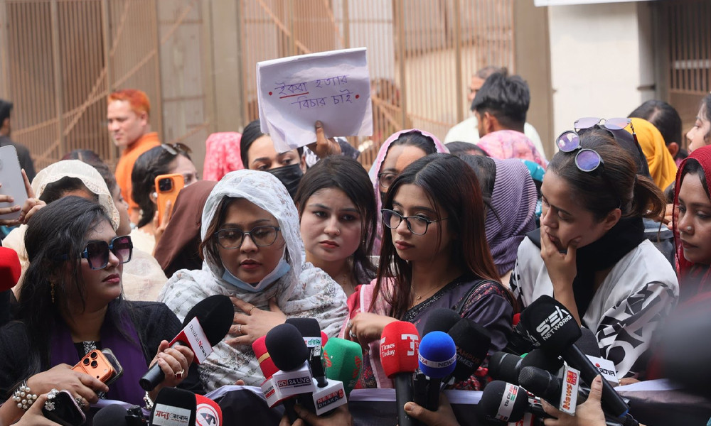 ইকরার মৃত্যু তদন্ত ও বিচার দাবিতে মানববন্ধন, আলভী–তিথিকে বয়ক...