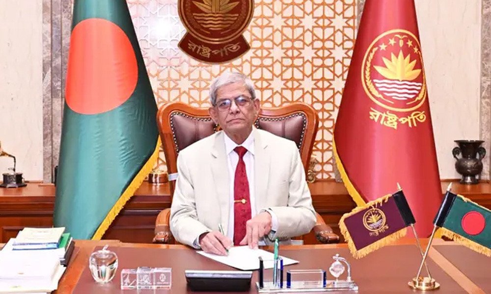 বঙ্গভবনে নতুন রাষ্ট্রপতির কার্যক্রম শুরু
