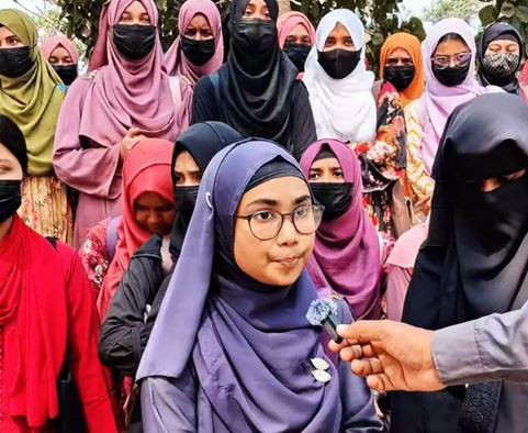 পলাশবাড়ি মহিলা কলেজে ফরম পূরণে অতিরিক্ত টাকা আদায়ের অভিযোগ