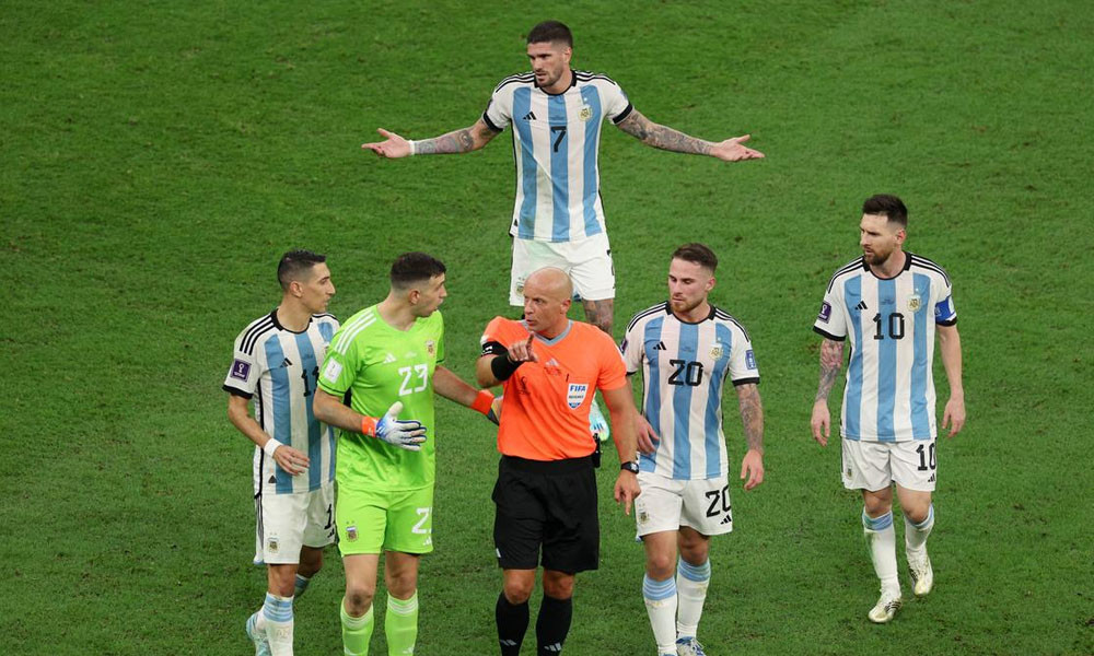 বিশ্বকাপ পরিচালনায় ৫০ দেশের রেফারি, আর্জেন্টিনা-ব্রাজিল থেকে...