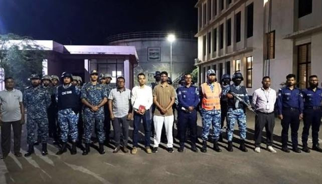 বাগেরহাটে জ্বালানি তেলের কৃত্রিম সংকট!  যৌথ অভিযানে ১২ হাজার...