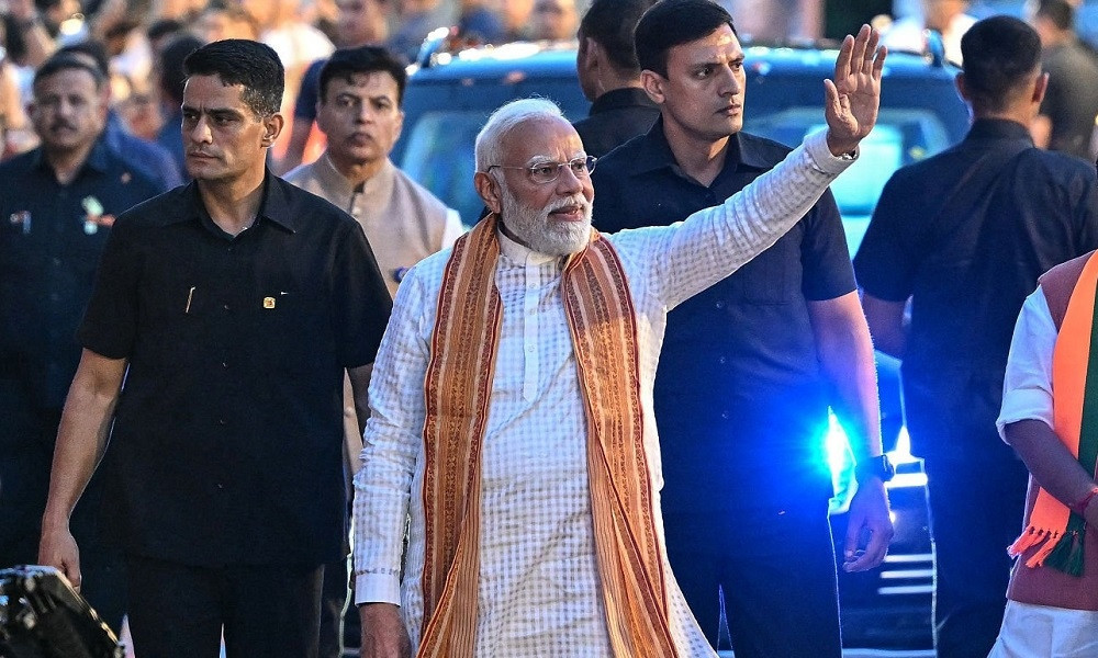 ‘রবীন্দ্রজয়ন্তী’তে বিজেপি সরকারের শপথ, ‘ধুতি-পাঞ্জাবি’তে ঘোষ...