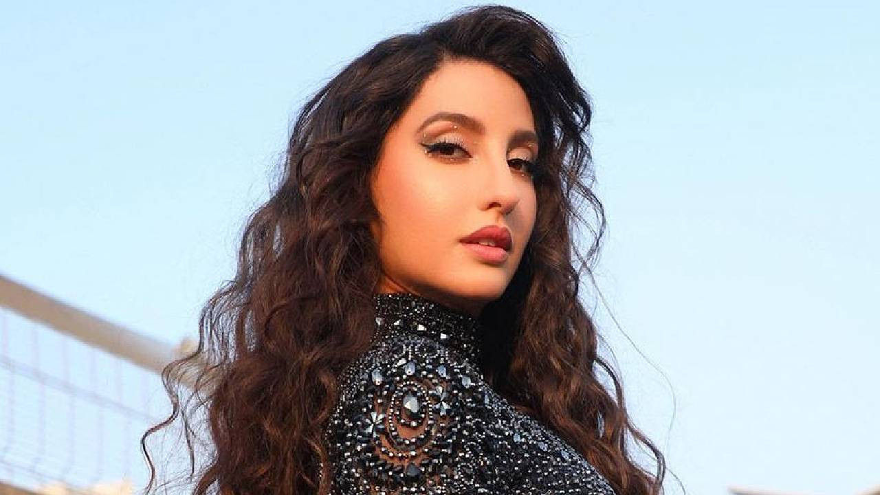 গানে অশ্লীলতার অভিযোগে নোরা ফাতেহিকে ডাকল মহিলা কমিশন
