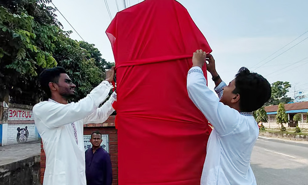 শহীদ আবু সাঈদের ‘স্ট্রিট মেমোরি স্ট্যাম্পে’ ভুল, ঢেকে দিলেন...
