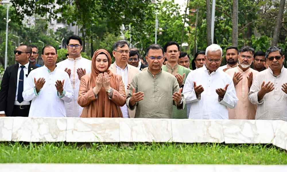 বিডিআর বিদ্রোহে নিহত সেনা কর্মকর্তাদের কবর জিয়ারত প্রধানমন্ত...